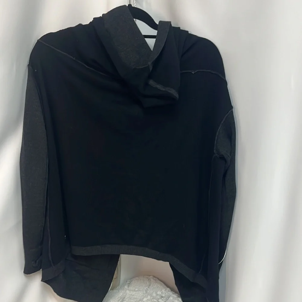 Lululemon Athletic hooded Cannon Yogi Reversible Cardigan Black and Grey Size 6